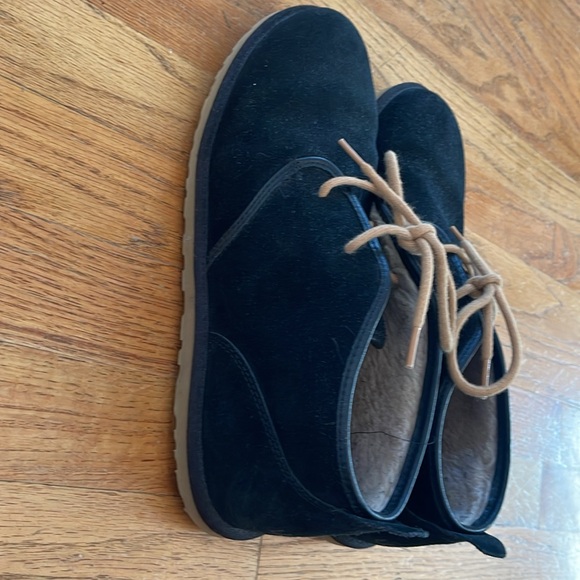 Men’s Ugg shoes- lots of life left in these. - Picture 6 of 7